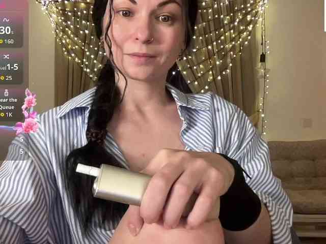 LilithNewdawn webcam