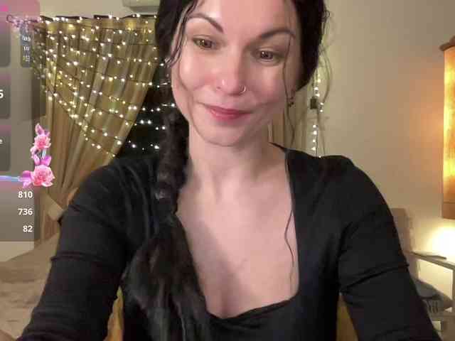 LilithNewdawn webcam