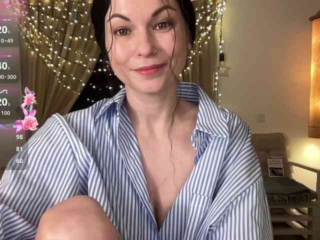 LilithNewdawn webcam