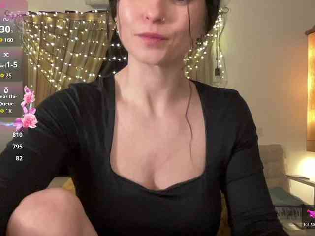 LilithNewdawn webcam