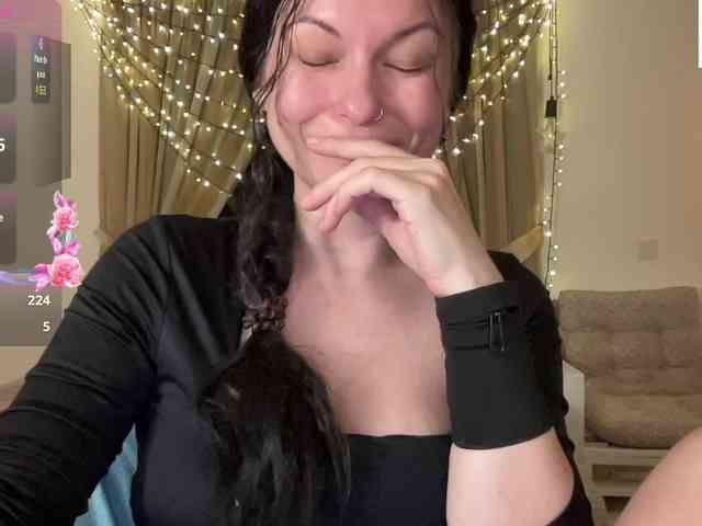 LilithNewdawn webcam