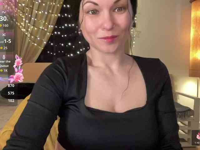 LilithNewdawn webcam