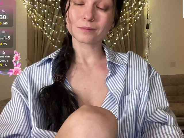 LilithNewdawn webcam