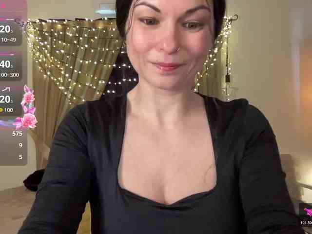 LilithNewdawn webcam