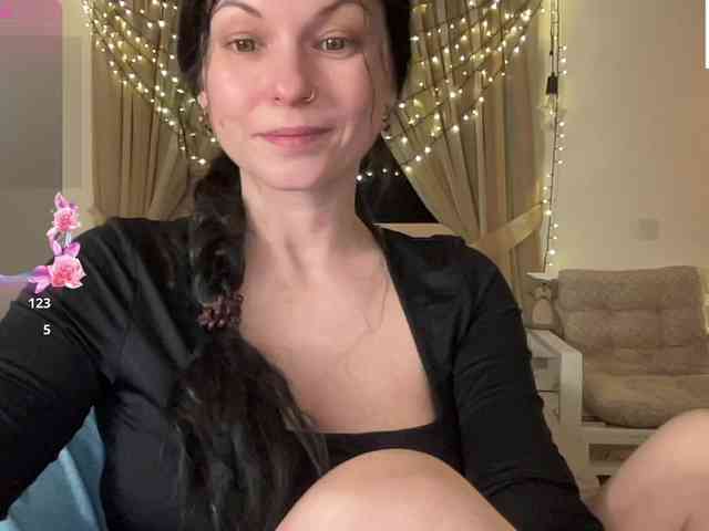 LilithNewdawn webcam