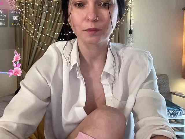 LilithNewdawn webcam