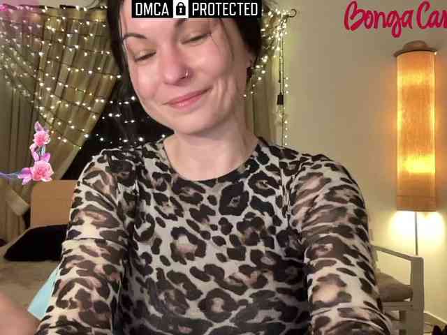 LilithNewdawn webcam