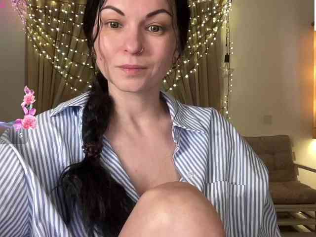 LilithNewdawn webcam