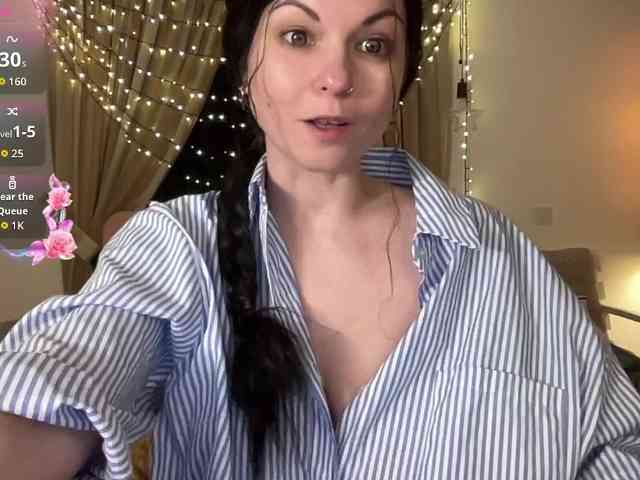 LilithNewdawn webcam