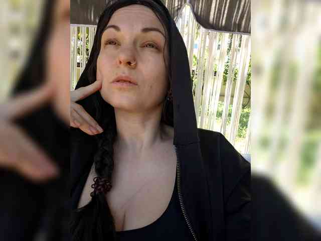 LilithNewdawn webcam