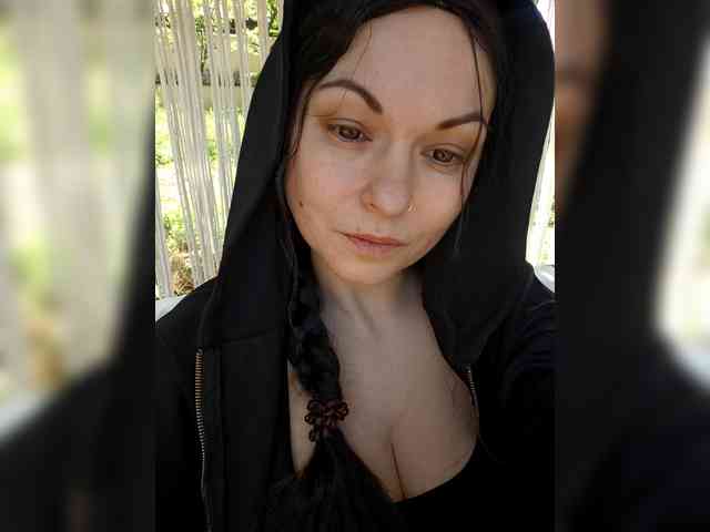 LilithNewdawn webcam