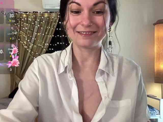 LilithNewdawn webcam