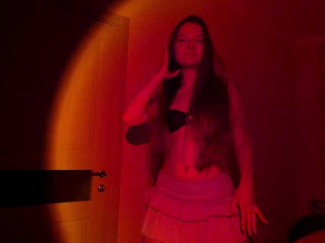  HildaSoscia chat room