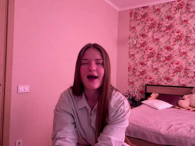 HildaSoscia's BongaCams show and profile