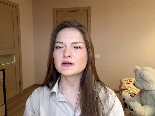  HildaSoscia chat room