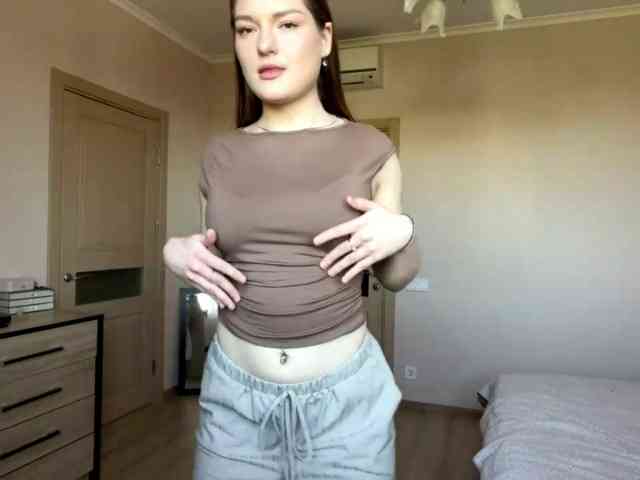 Model: HildaSoscia