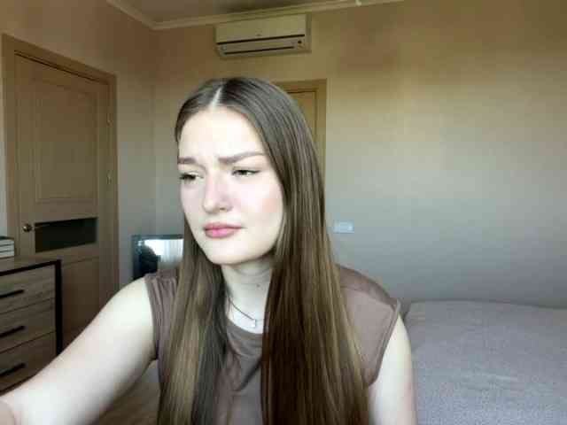 Model: HildaSoscia