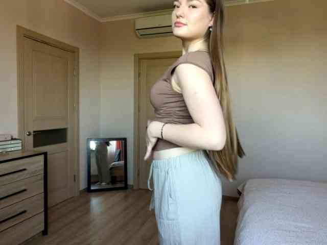 Model: HildaSoscia