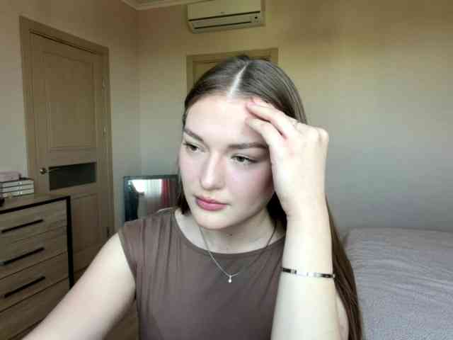 Model: HildaSoscia