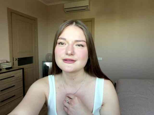 Model: HildaSoscia