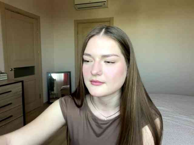Model: HildaSoscia