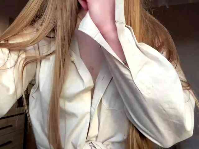 Model: HildaSoscia
