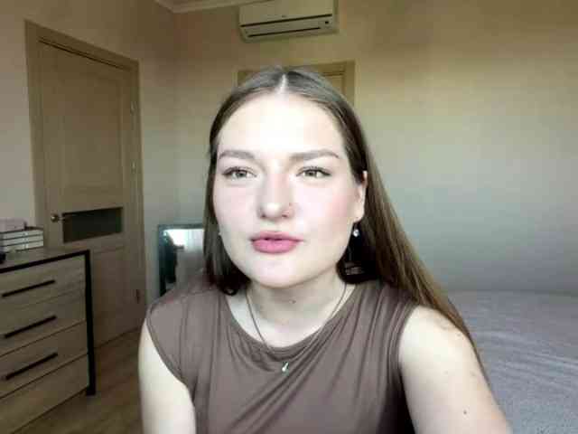 Model: HildaSoscia