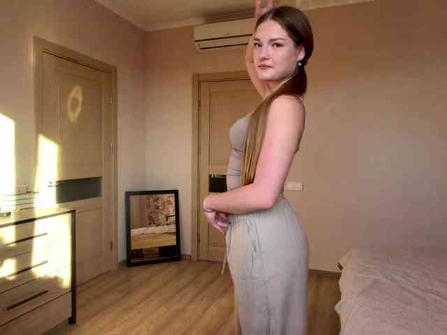 Model: HildaSoscia