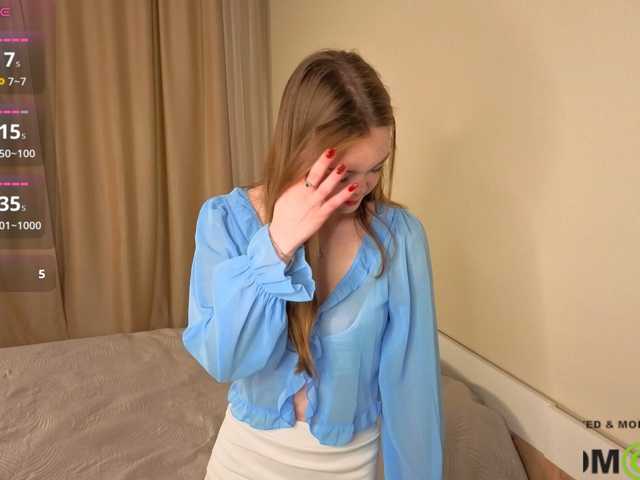 JaneAster, en directo ahora en BongaCams
