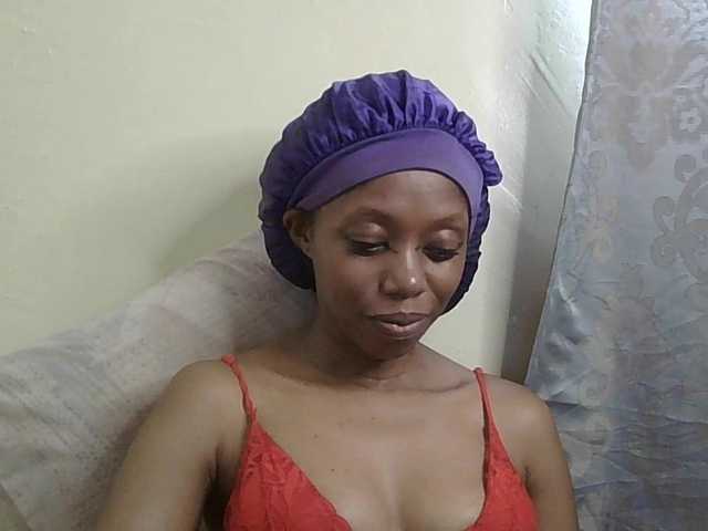 Monrax webcam bongacams model stream image