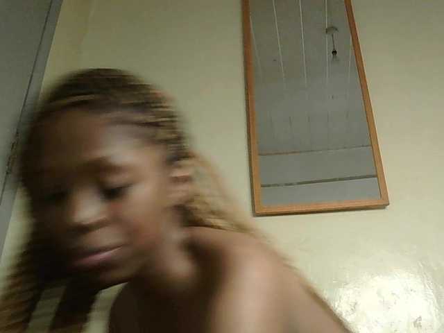 SexyBanni's BongaCams show and profile