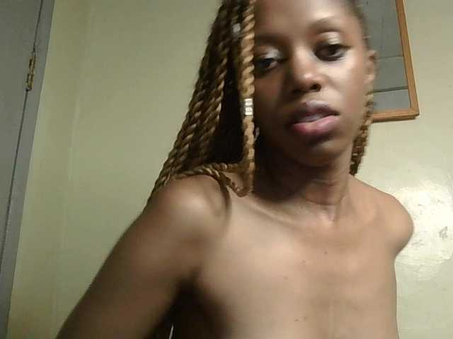 SexyBanni's BongaCams show and profile