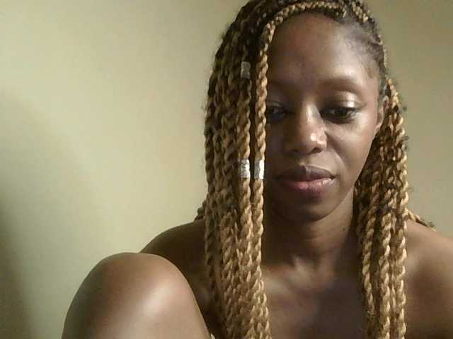 SexyBanni's BongaCams show and profile