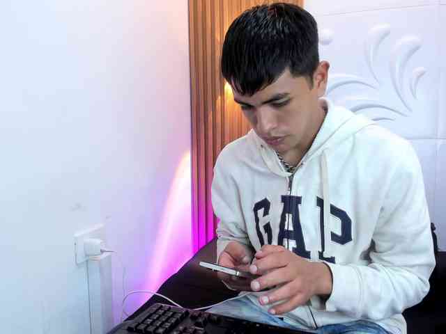 Maik-Russo Live Webcam on BongaCams