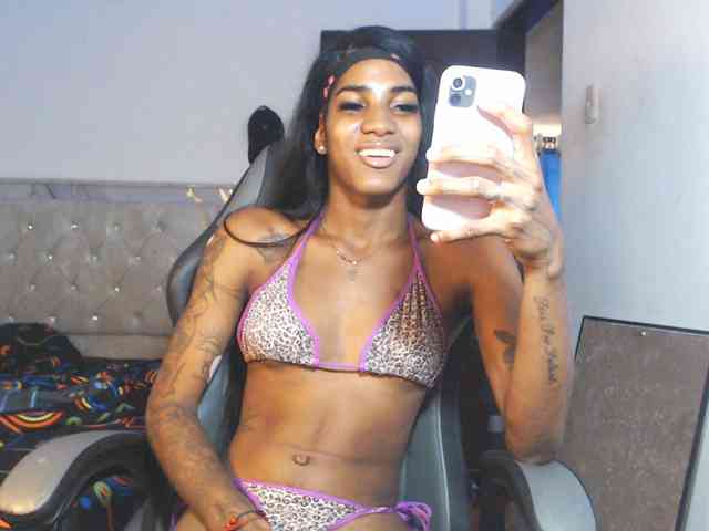 MiaDeseo Live Webcam on BongaCams