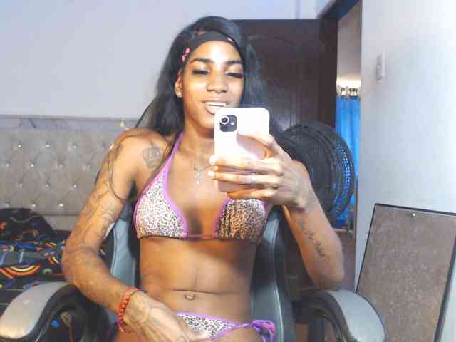 MiaDeseo Live Webcam on BongaCams