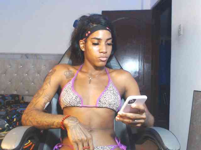 MiaDeseo Live Webcam on BongaCams