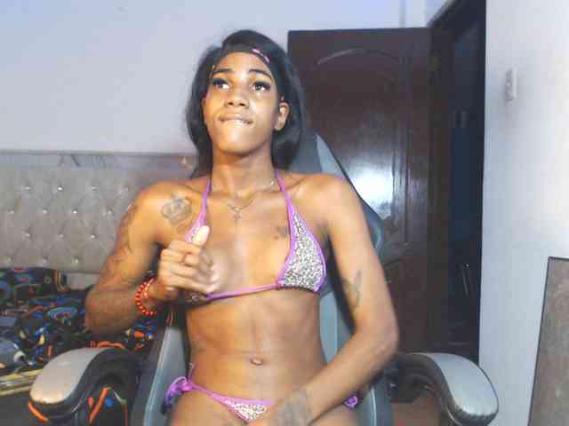 MiaDeseo Live Webcam on BongaCams
