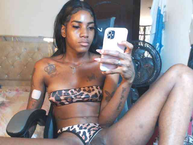 MiaDeseo Live Webcam on BongaCams