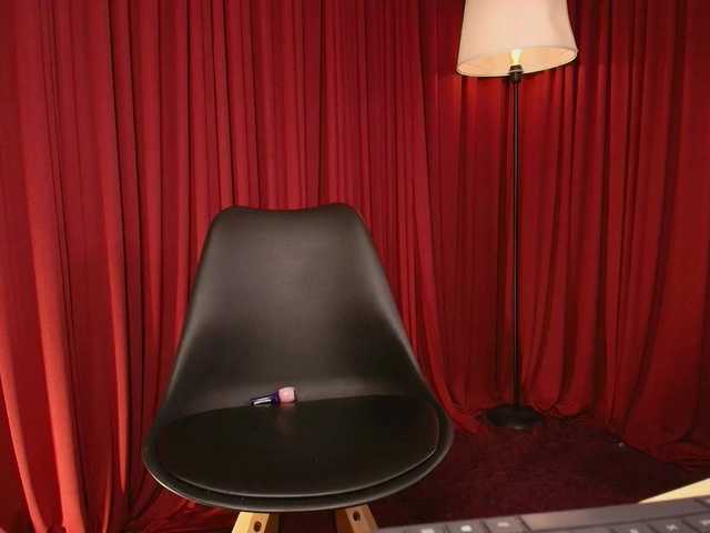 Sharlotte-1 live cam on BongaCams