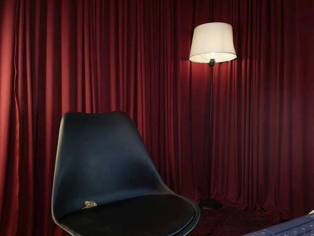 Sharlotte-1 live webcam show