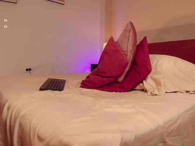 Sharlotte-1 webcam