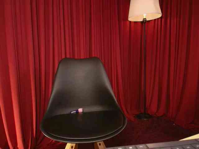 Sharlotte-1 webcam