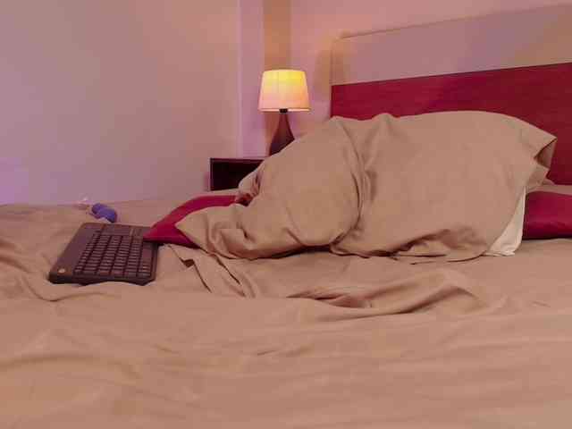 Sharlotte-1 webcam