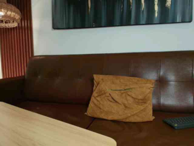 Sharlotte-1 webcam
