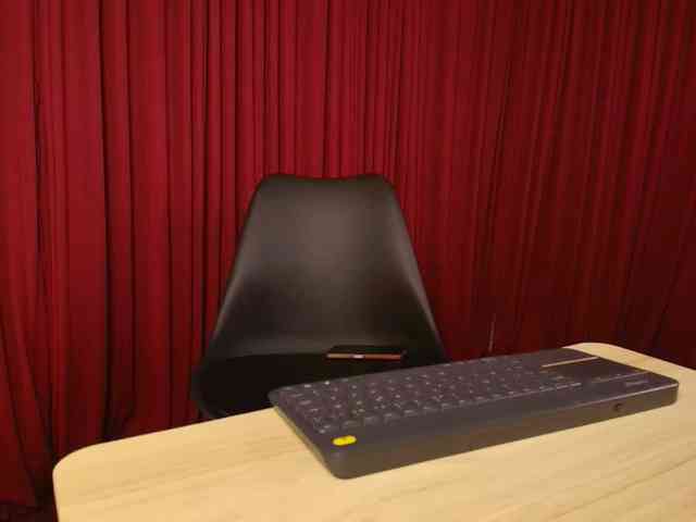 Sharlotte-1 webcam