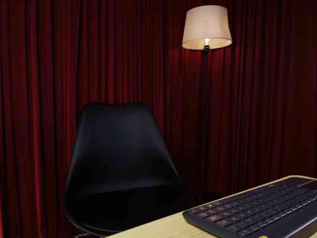Sharlotte-1 webcam