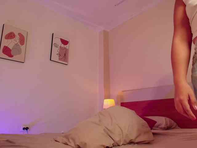 Sharlotte-1 webcam