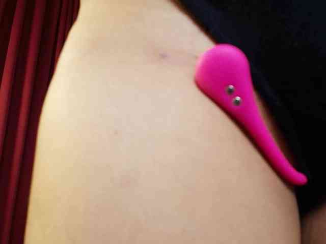 Sharlotte-1 Live Webcam on BongaCams
