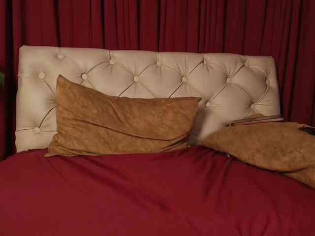 Sharlotte-1 webcam